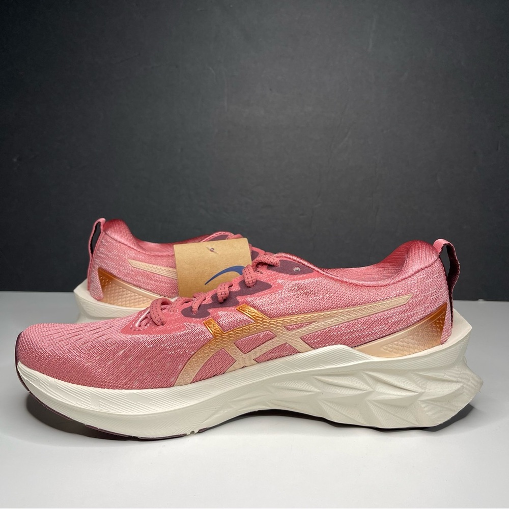 Asics Novablast 2 Smokey Rose/Pure Bronze Women’s size 8 - Picture 4 of 10
